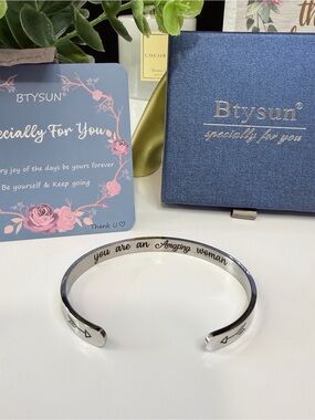 Inspirational Cuff Bracelet - "You Are an Amazing Woman" Silver